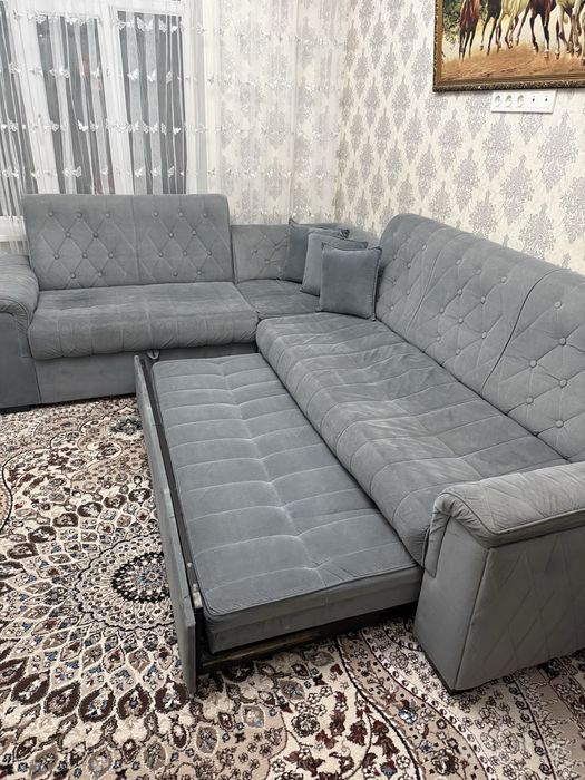Серый удобный диван на 6 персон + 3 подушки, б/у