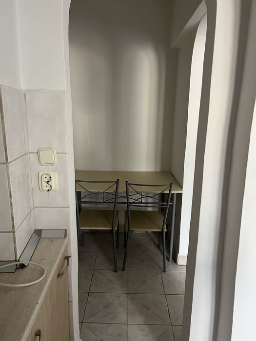 Inchiriez apartament o camera