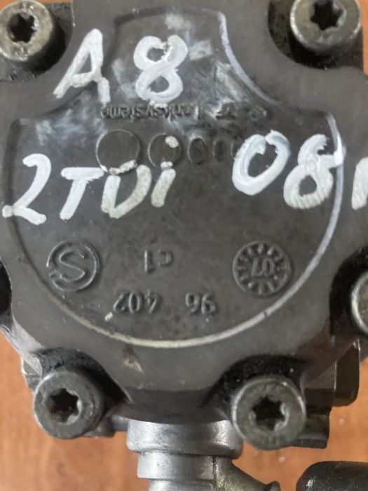 Audi A8 D3 4.2 tdi Хидравлична Помпа