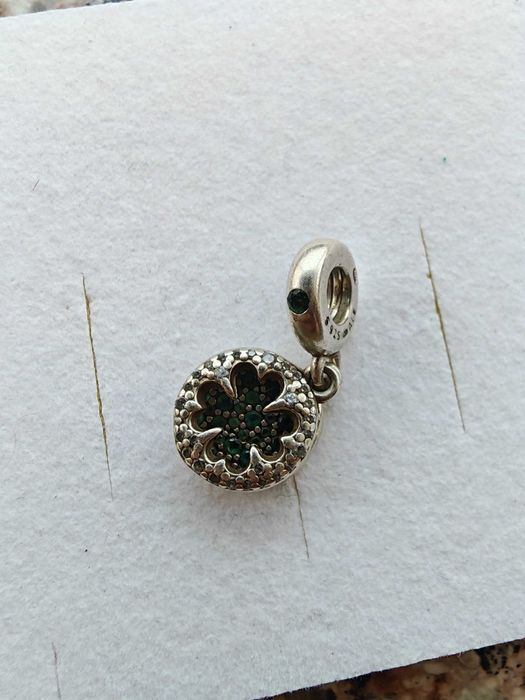 Talismane pentru Pandora