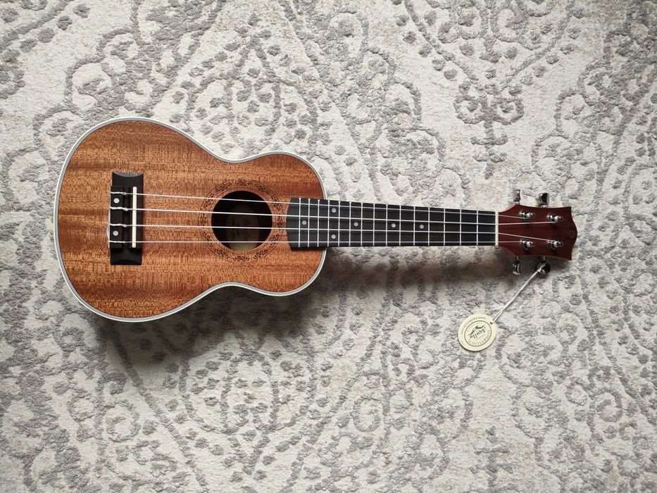 Укулеле, полупрофессиональная