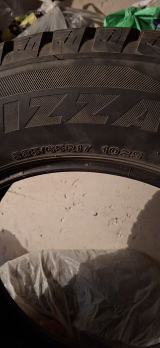 Продам зимние шины 225/ 65 /17