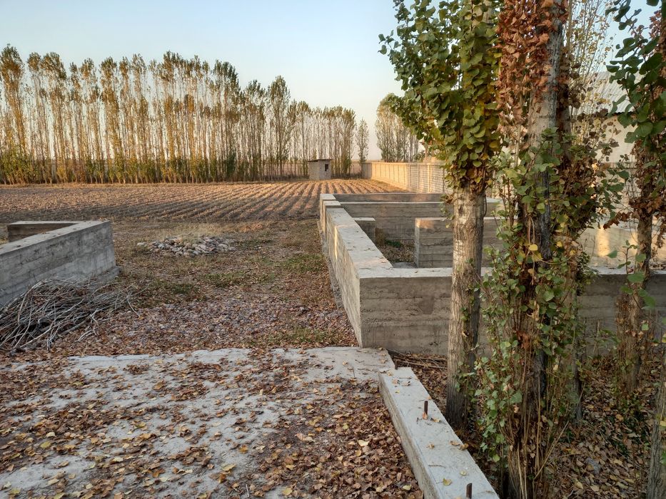 Участка сотилади. Хужжатлари бор Срочна. Таш.обл. Уртачирчиқ тум