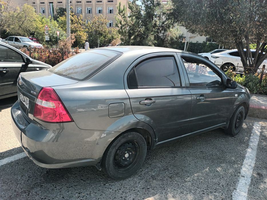 Нексия 3 сотилади