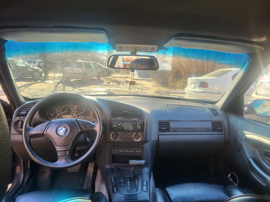 Бмв е36 седан в хорошем состоянии