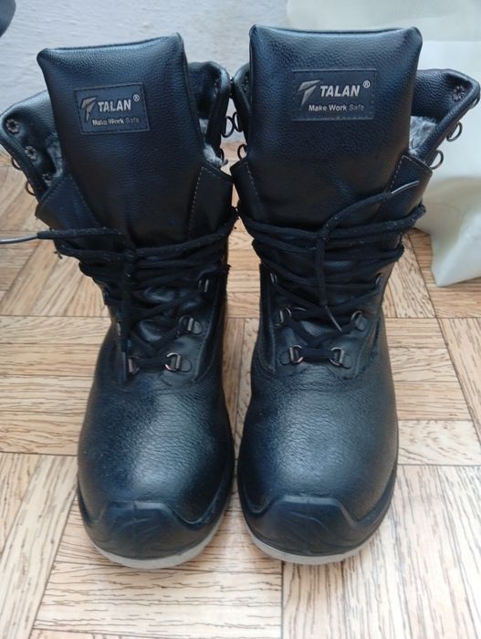 Продам мужской зимний обувь за 4000 тысячи