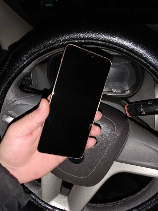 Vivo v23  holati ideal, xotira 8/128 kor-dok full xammasi bor