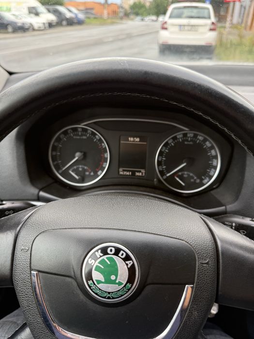 SKODA Octavia 2010 — imagine 4