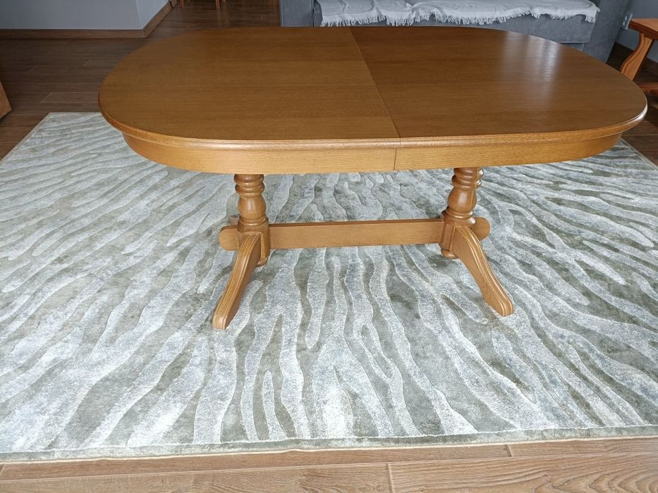 Продам стол деревянный