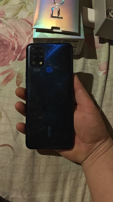 Продаю телефон техно