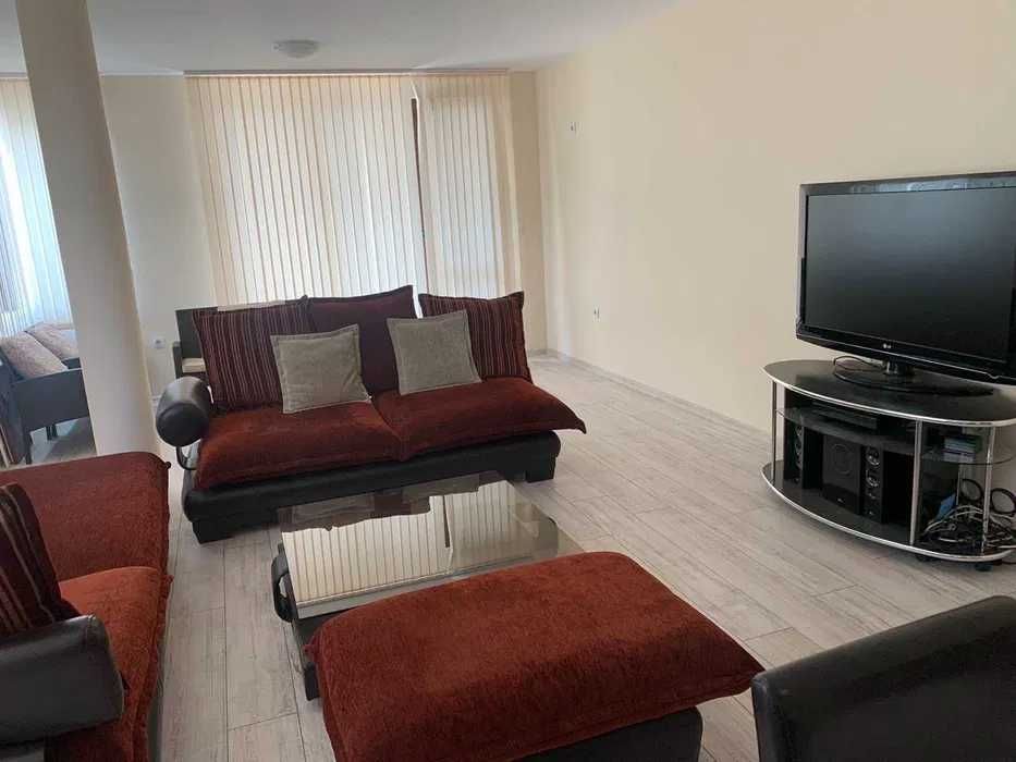 Дава се под наем Двустаен апартамент в Бургас, Лазур - 65 кв.м за 484.5 € - Снимка #2