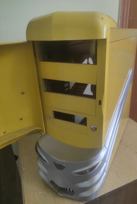 Корпус для компьютера  Full tower.