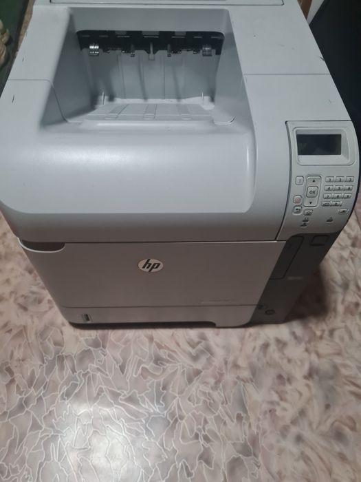Продам принтер hp 600 лазерный