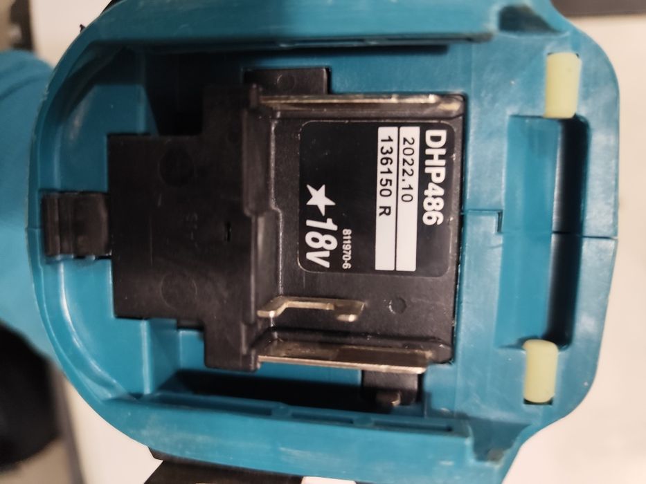 Топ модел безчетков акумулаторен удърен винтоверт Макита Makita DHP486