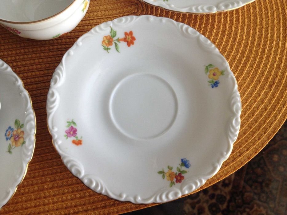 Нови. Красиви старинни сервизи за кафе, чай.