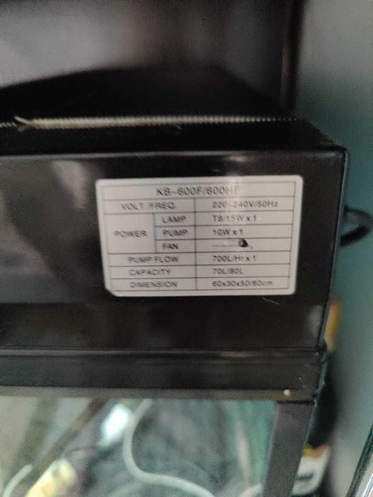 Продам аквариум б/у 80л 60×30×50×60см