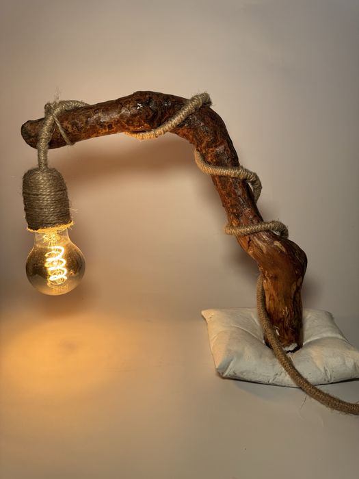 Настолна рустик лампа