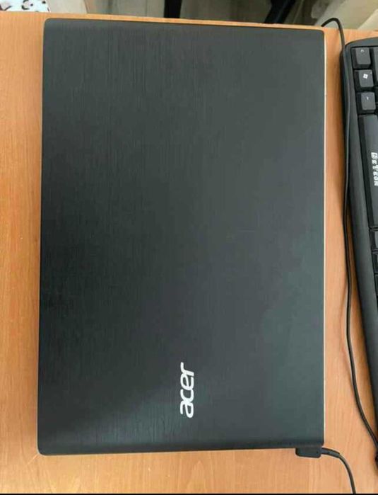 лаптоп марка acer