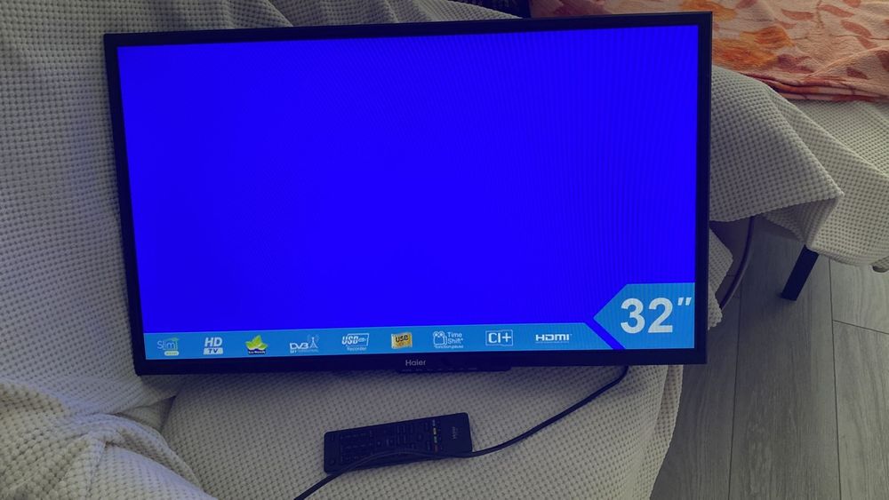 Телевизор Haier.