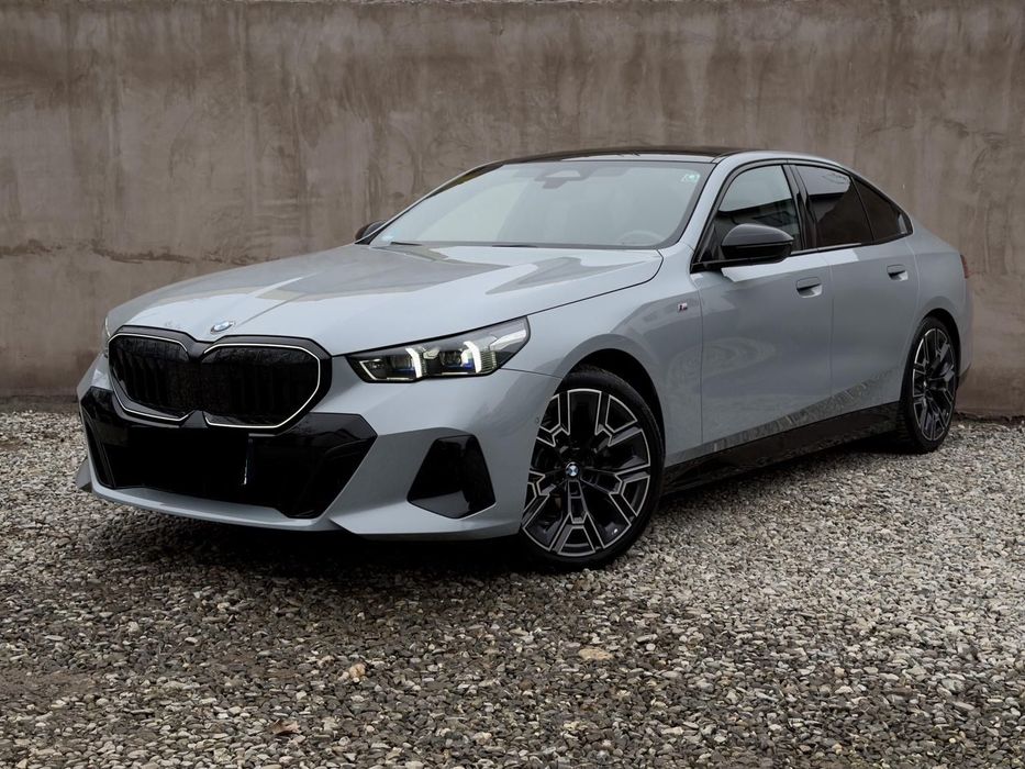 BMW Seria 5 520d / M pachet/ 43 mii km / jante20 / panorama / grila/ TVA /GARANTIE