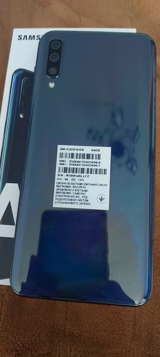 Телефон Samsung A50