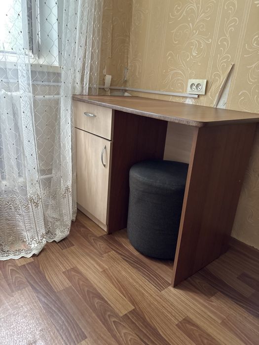 Продам диван и стол