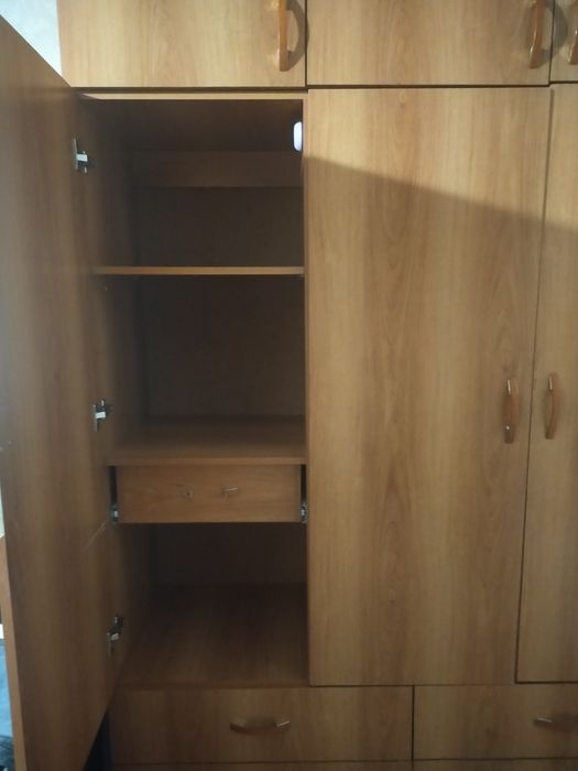 Шифоньер трёх створчатый