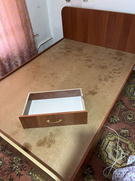 Двух спальная кровать