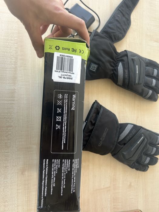 Manusi Moto incalzite inSPORTline HEATston