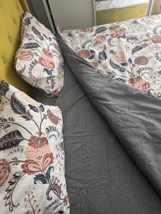 Vând lenjerii pat noi de 2 persoane cu cearceaf cu elastic