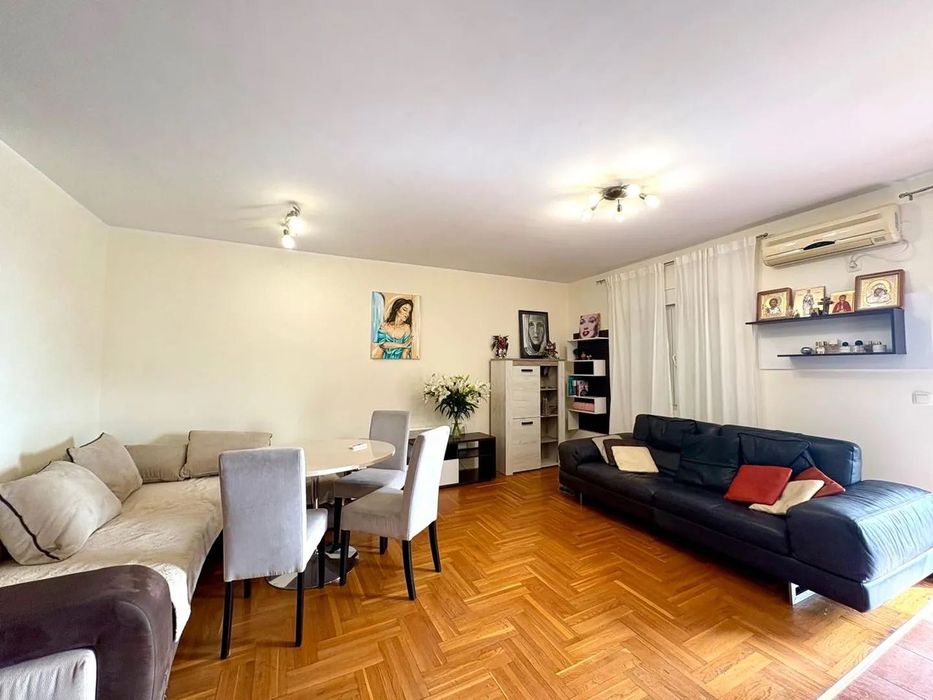 Тристаен апартамент в кв. Овча купел