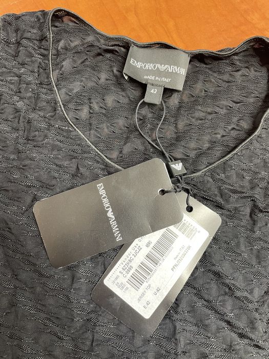 Дамски черен топ Emporio Armani