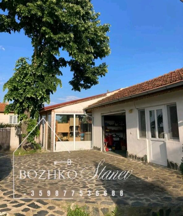 Продавам къща в с. Детелина