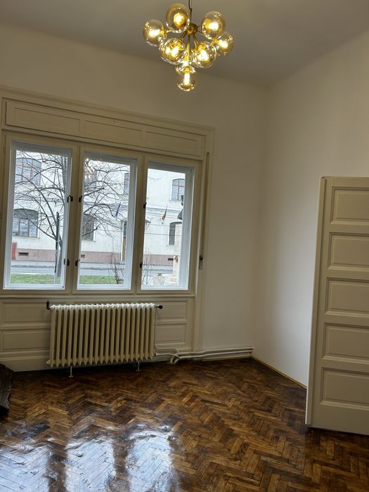 Inchiriez casa 3 camere ultracentral