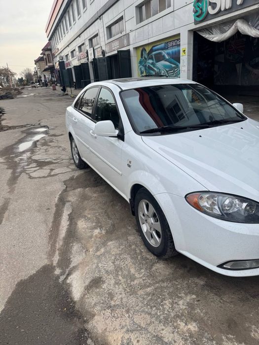 Продаю Gentra 2022