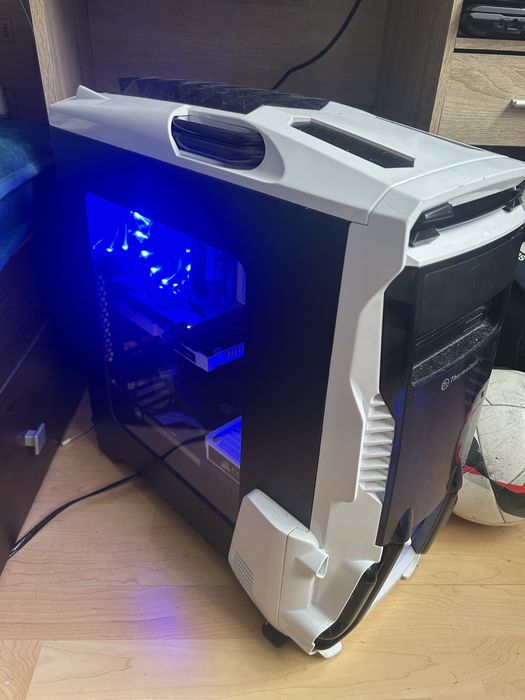 Vand pc in stare buna