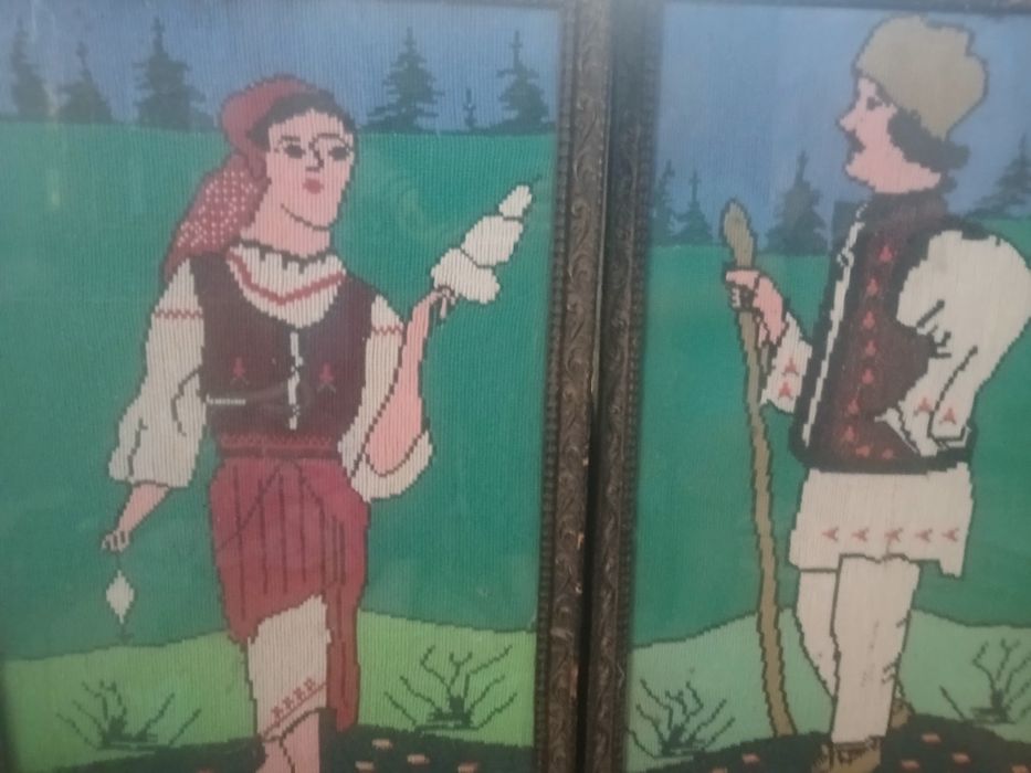 Vând tablouri vechi cusute de mâna sunt vechi de 40-50 de ani.     400 ron bucata