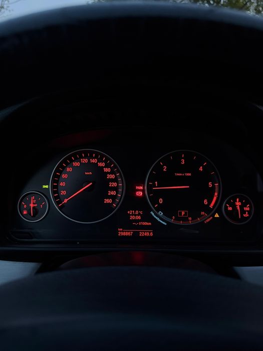 BMW 5 Series 2012 — imagine 25
