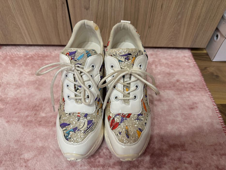 Уникални дамски кецове