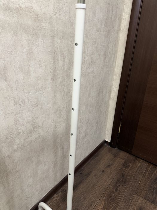 Продам вешалку напольную икеа