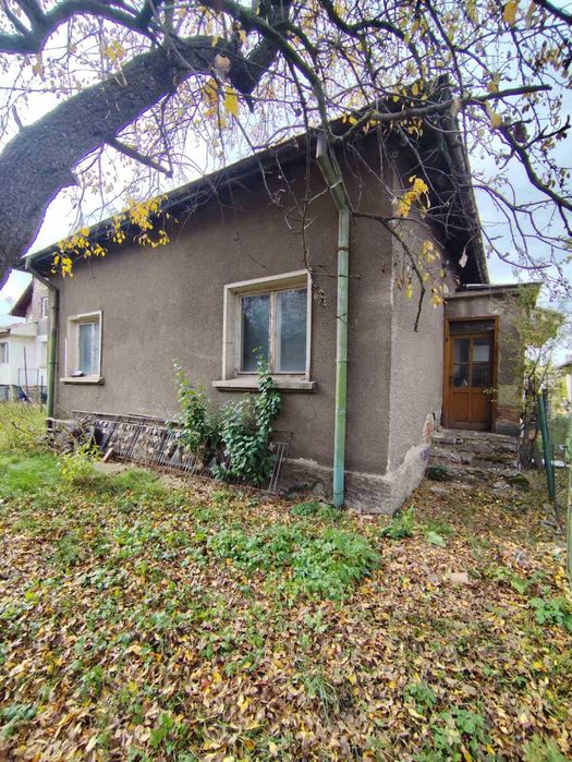 Продавам срешно къща