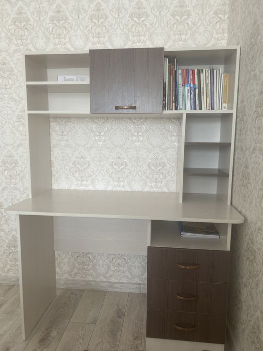 Стол компьютерный