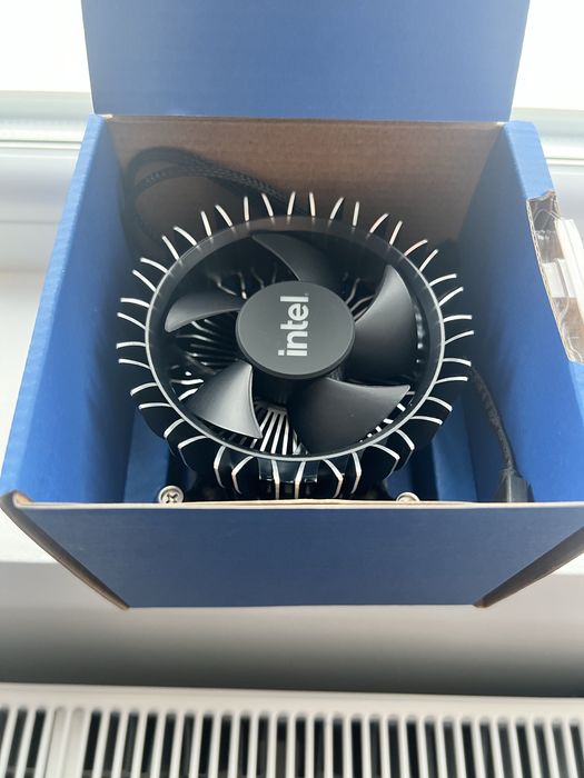Procesor intel i7 12700 KF in cutie cooler inclus