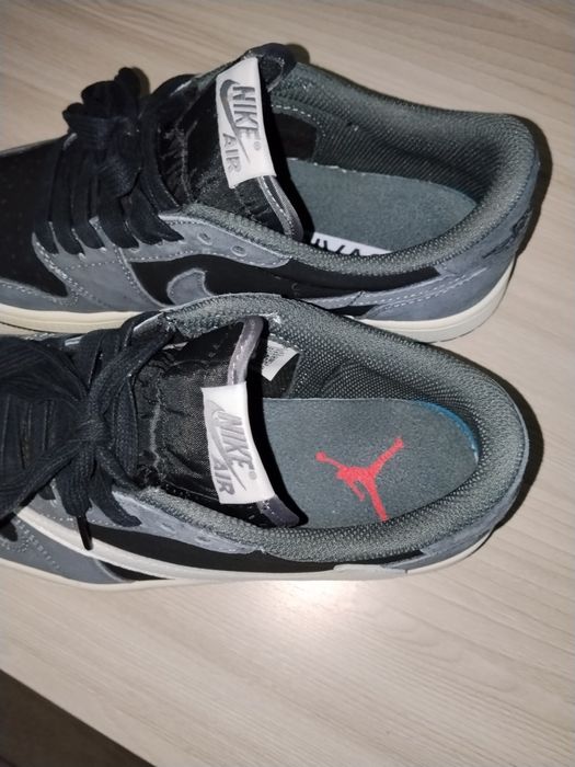 Продам Nike AJ 1 low Travis Scott