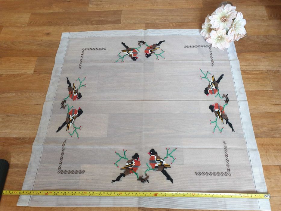 Бродирани карета