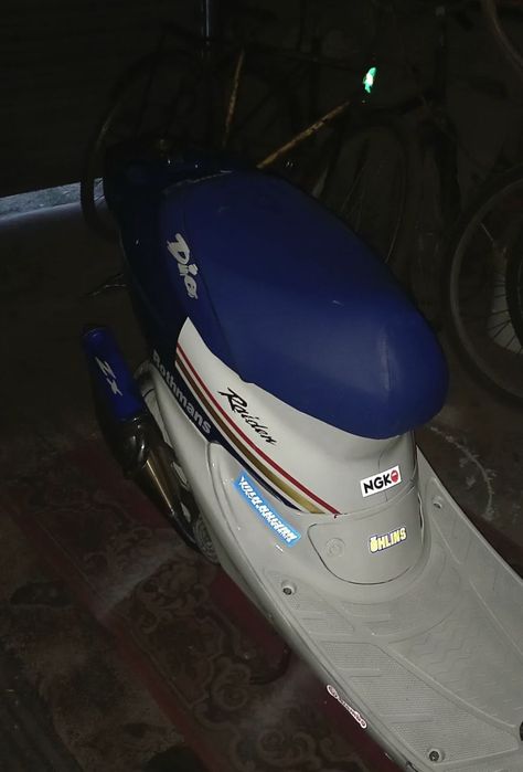 Honda Dio AF-34 Rothmans Edition
