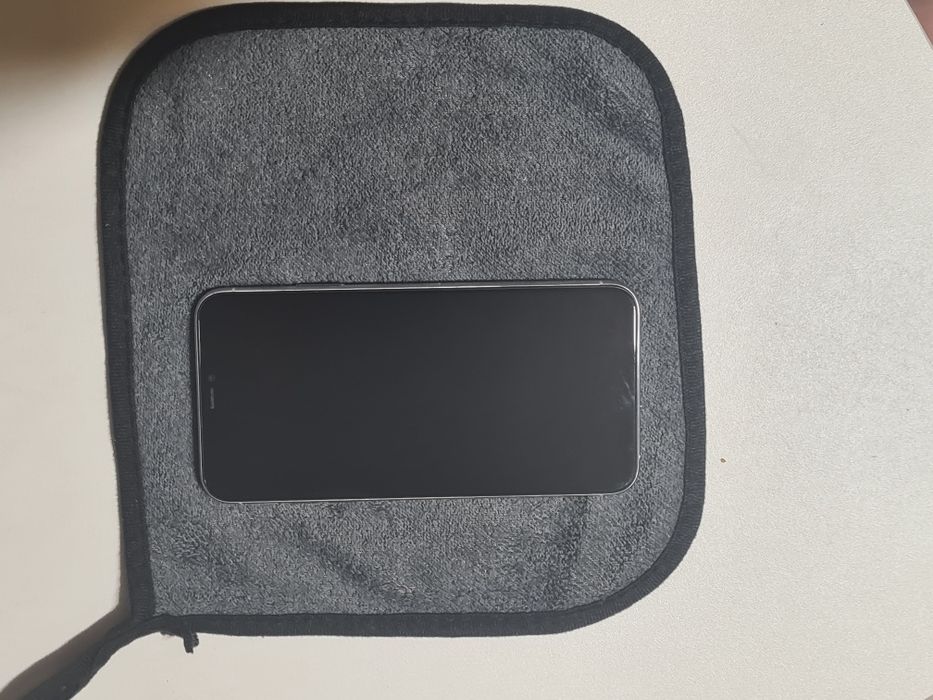 Продаю Iphone 11 Pro Max в идеальном состояние