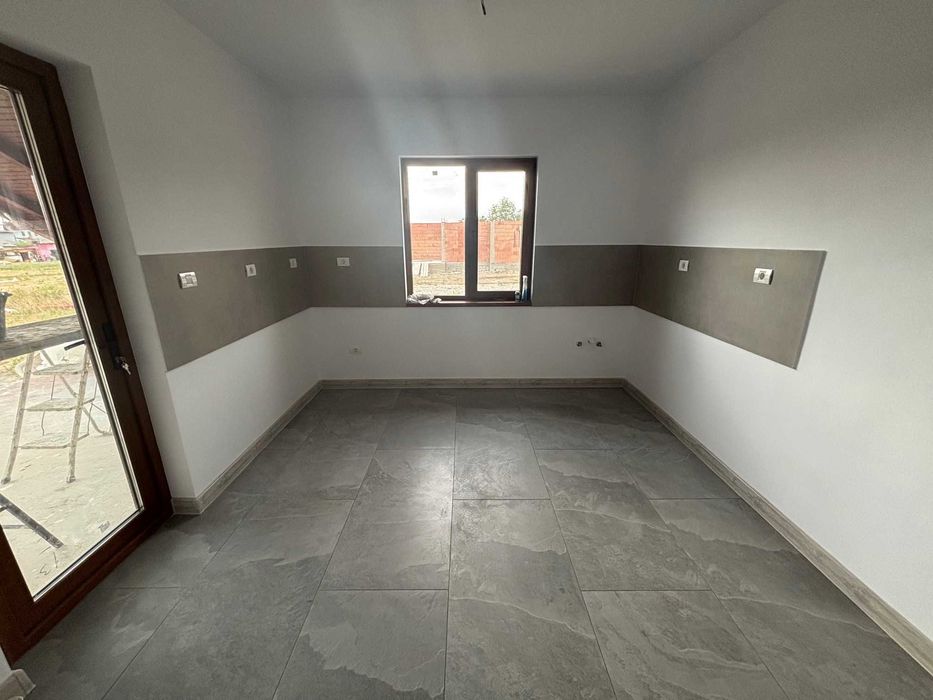 Proprietar vând casă nouă în Sânmihaiu German