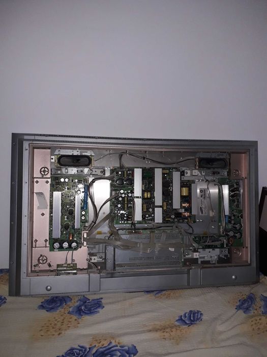 Tv plasmă Philips 107 cm model 42PF3320/10 defect