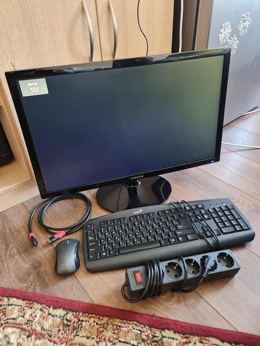 Монитор Самсунг 24 дюйм.